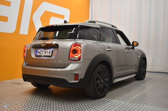 Mini Countryman 8