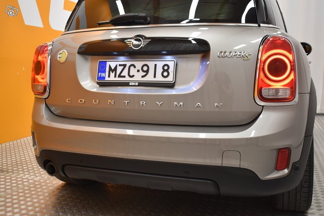 Mini Countryman 9