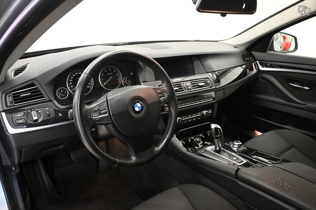 BMW 523 12