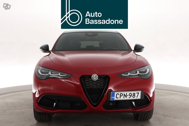 Alfa Romeo Stelvio 2