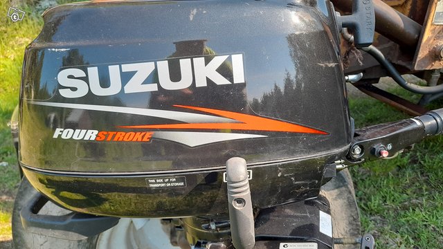 Suzuki 4hv perämoottori, kuva 1