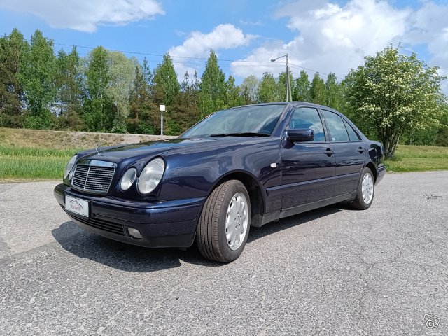 Mercedes-Benz E