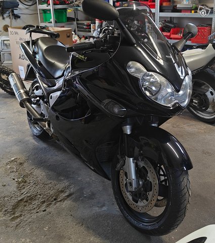 Kawasaki ZZ-R1200 1