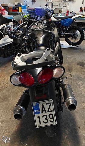 Kawasaki ZZ-R1200 2