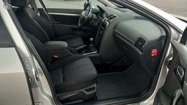 Peugeot 407 13