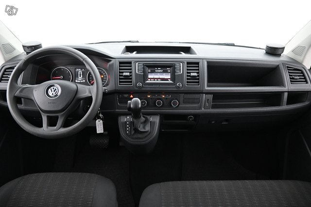 Volkswagen Caravelle 18