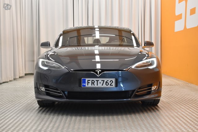 Tesla Model S 2