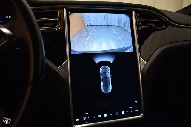 Tesla Model S 22