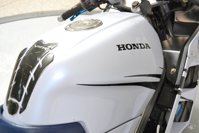 Honda VFR 13