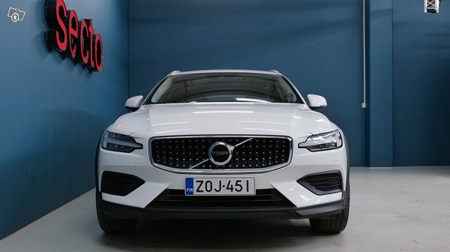 Volvo V60 CROSS COUNTRY 2