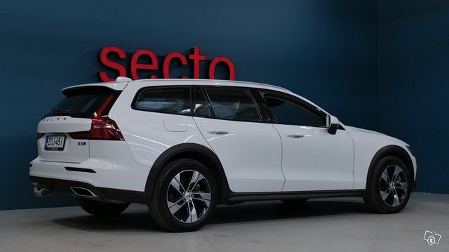 Volvo V60 CROSS COUNTRY 4