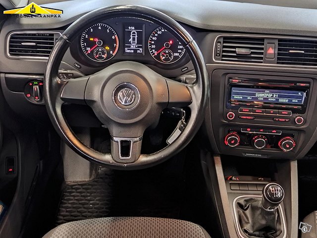 Volkswagen Jetta 11