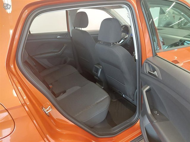 Volkswagen T-Cross 9