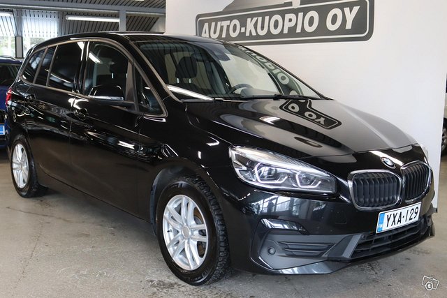 BMW 216, kuva 1