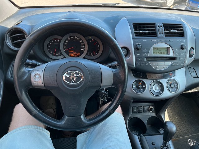 Toyota RAV4 7