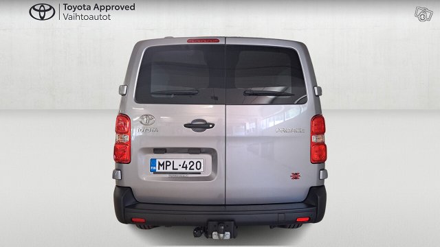 Toyota Proace 4