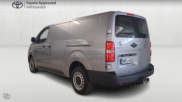 Toyota Proace 5