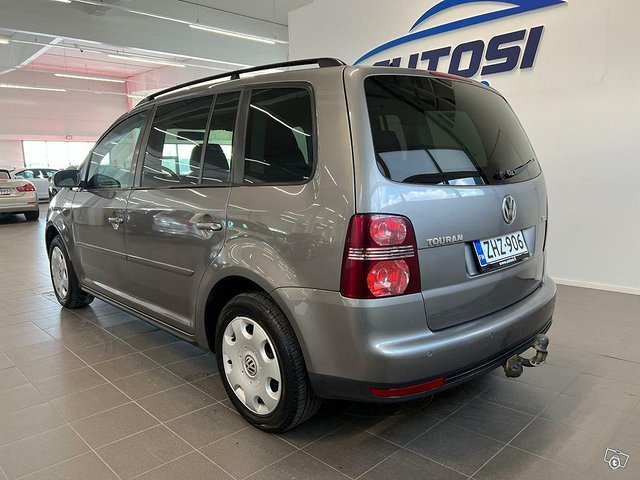 Volkswagen Touran 12