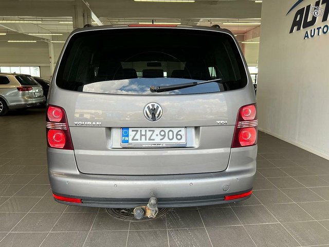 Volkswagen Touran 13