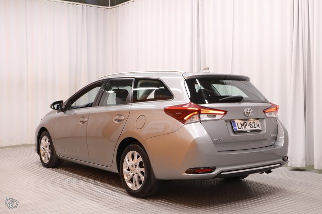 Toyota Auris 4