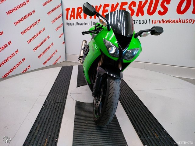 Kawasaki ZX-10R 4