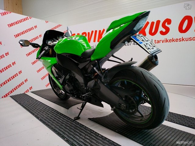 Kawasaki ZX-10R 8