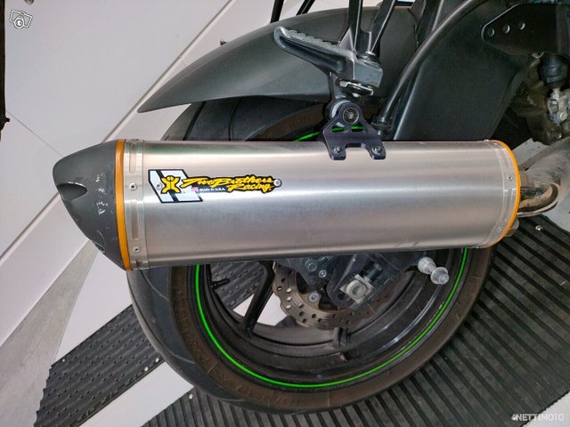 Kawasaki ZX-10R 13