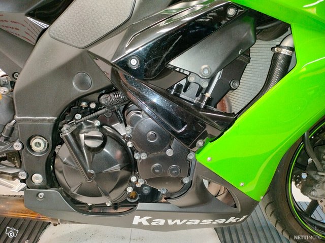 Kawasaki ZX-10R 14