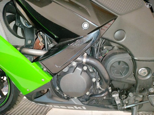 Kawasaki ZX-10R 15