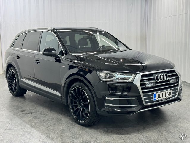 Audi Q7 4