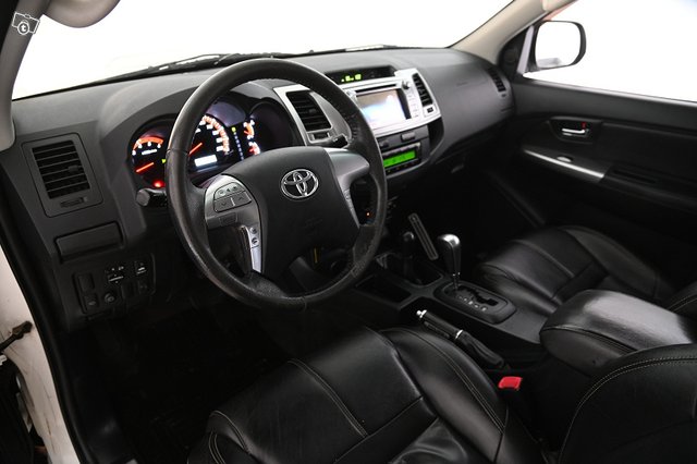 Toyota Hilux 15