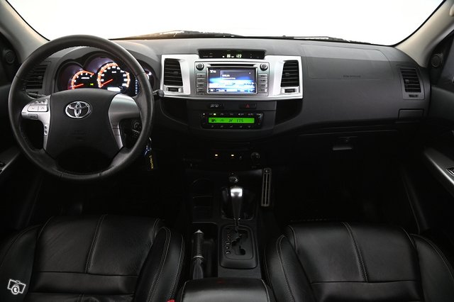 Toyota Hilux 17