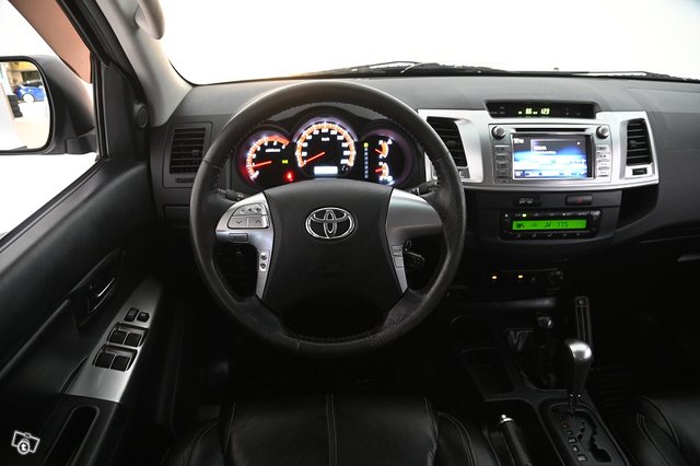 Toyota Hilux 18