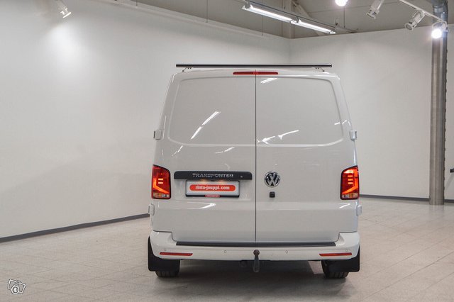 VOLKSWAGEN TRANSPORTER 6