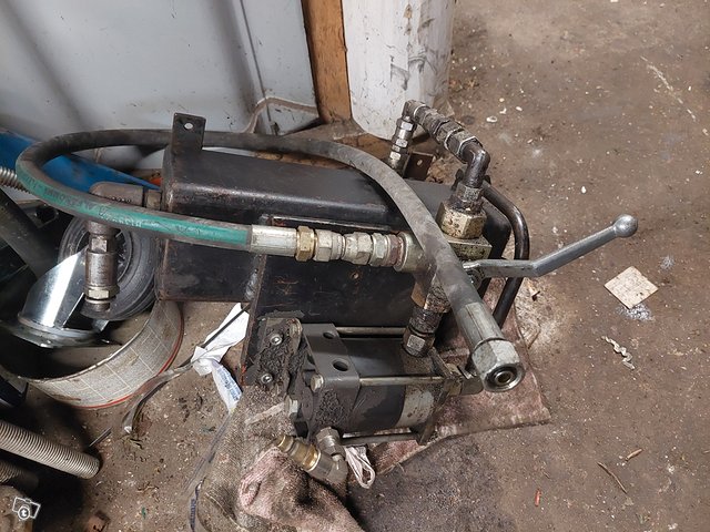Paineilma käytöinen hydrauli pumppu, kuva 1