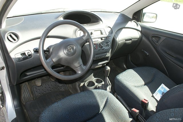 Toyota Yaris 11