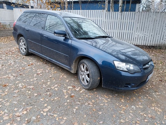 Subaru Legacy, kuva 1