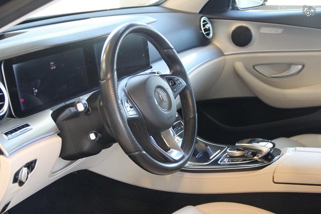 Mercedes-Benz E 25