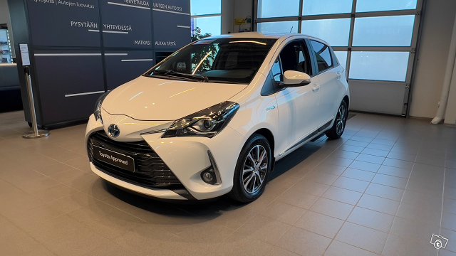 TOYOTA YARIS