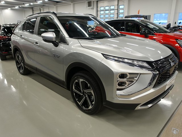 MITSUBISHI Eclipse Cross 4