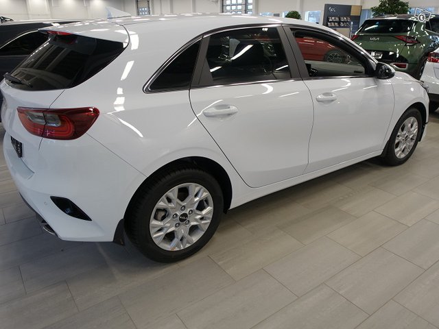 KIA Ceed 5