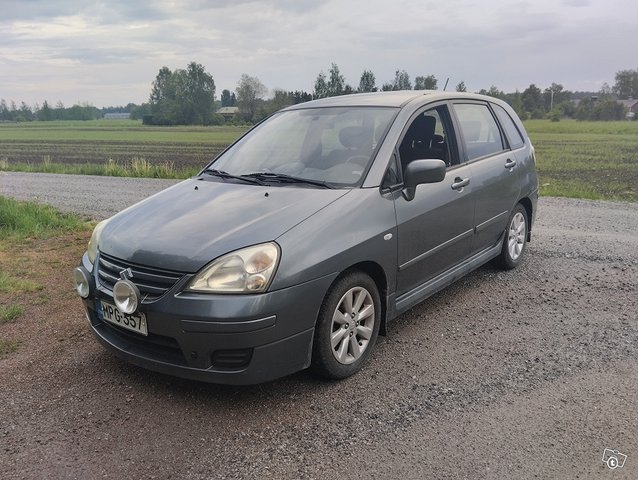 Suzuki Liana, kuva 1