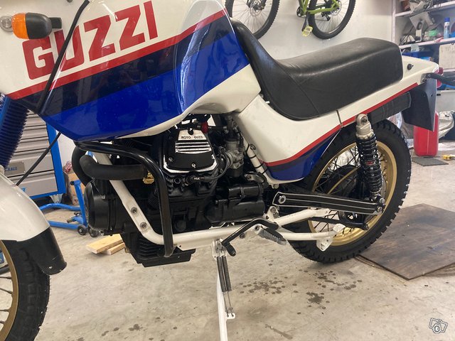 Moto Guzzi NTX 650 7