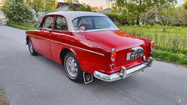 Volvo Amazon 7