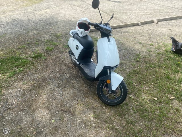 Super Soco skootterimopo 4
