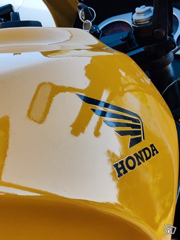 Honda VF 750F #105HV #VAIHTO 6