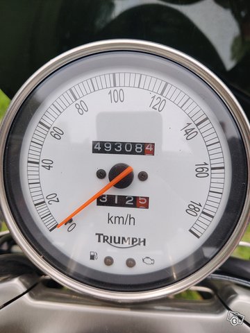 Triumph Speedmaster 6