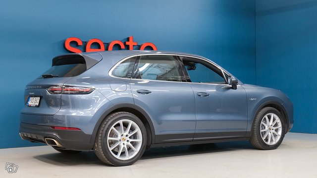 Porsche CAYENNE 4