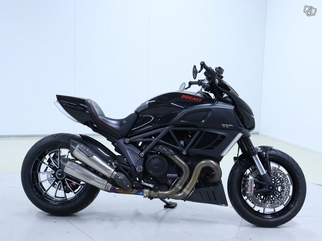 Ducati Diavel 5