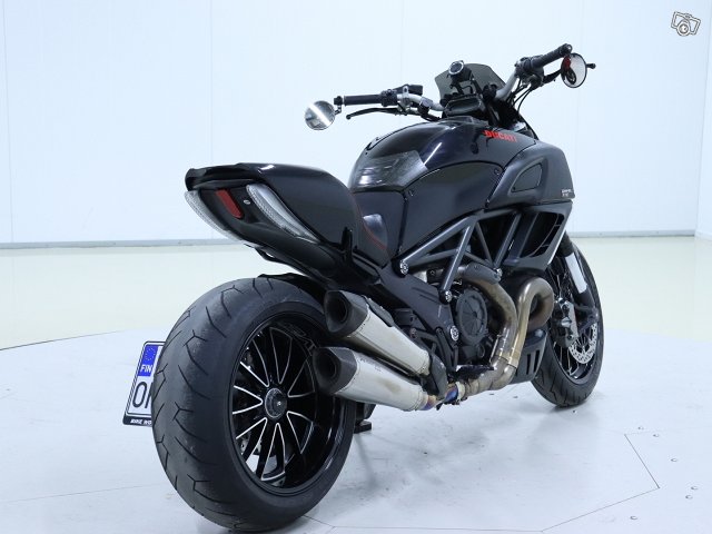 Ducati Diavel 6